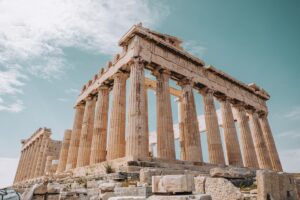 Read more about the article Athens in 2–3 Days: The Perfect Layover Itinerary Before Your Islands (2026)